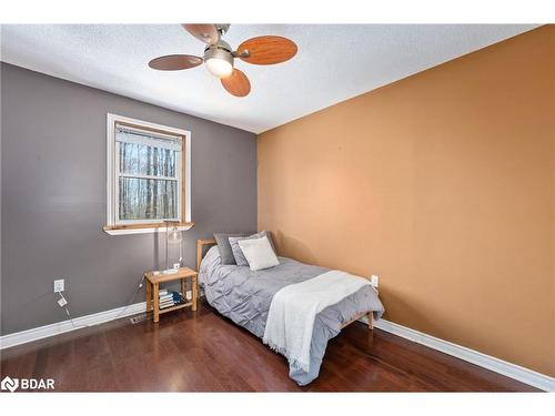 800 Jeffrey Lake Road, Bancroft, ON - Indoor Photo Showing Bedroom