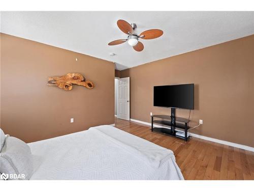 800 Jeffrey Lake Road, Bancroft, ON - Indoor Photo Showing Bedroom