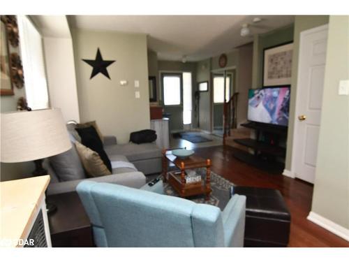 21 Ridwell Street, Barrie, ON - Indoor Photo Showing Living Room