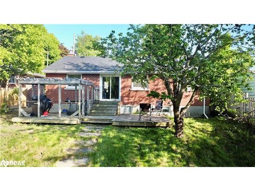 32 Shannon Street, Barrie, ON - Outdoor