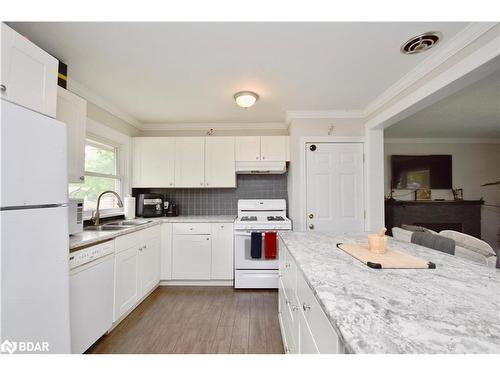 32 Shannon Street, Barrie, ON - Indoor Photo Showing Kitchen With Double Sink