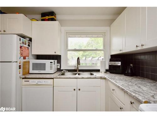 32 Shannon Street, Barrie, ON - Indoor Photo Showing Kitchen With Double Sink