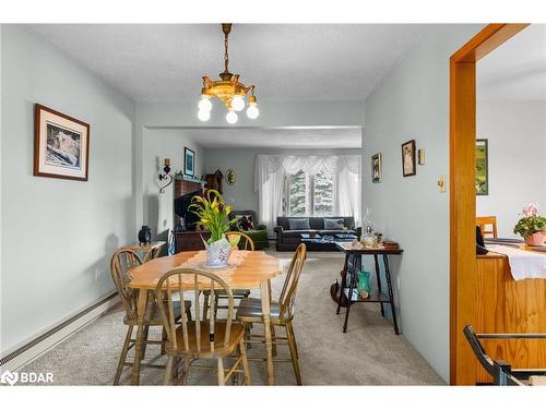 3093 26 Highway, Springwater, ON - Indoor Photo Showing Dining Room