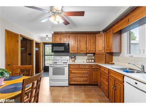 3093 26 Highway, Springwater, ON - Indoor Photo Showing Kitchen With Double Sink