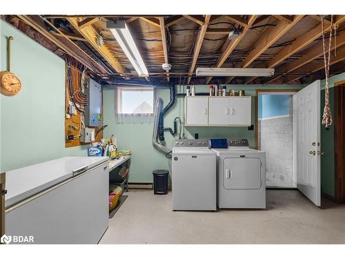 3093 26 Highway, Springwater, ON - Indoor Photo Showing Laundry Room