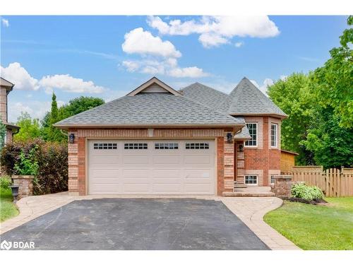 3 Kestrel Court, Barrie, ON - Outdoor