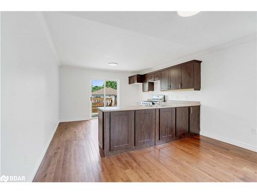 3 Kestrel Court, Barrie, ON - Indoor Photo Showing Kitchen