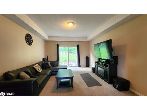 344 Edgehill Drive, Barrie, ON - Indoor Photo Showing Living Room