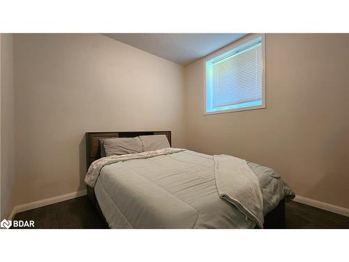 344 Edgehill Drive, Barrie, ON - Indoor Photo Showing Bedroom
