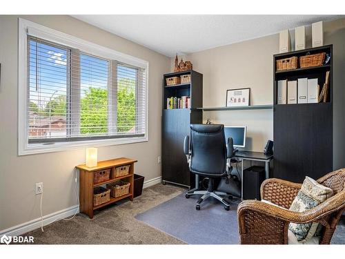 86 Arthur Avenue, Barrie, ON - Indoor Photo Showing Kitchen