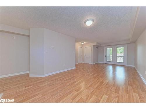 219-60 Mulligan Lane, Wasaga Beach, ON - Indoor Photo Showing Other Room