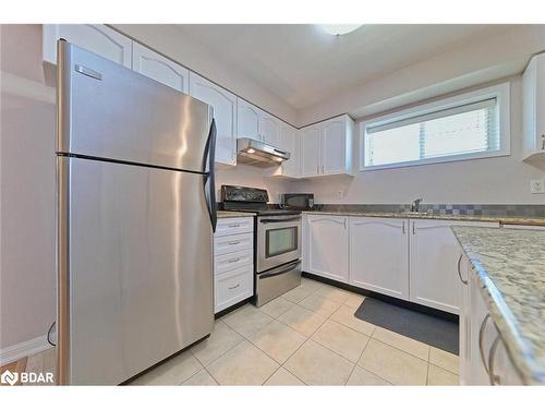 219-60 Mulligan Lane, Wasaga Beach, ON - Indoor Photo Showing Kitchen