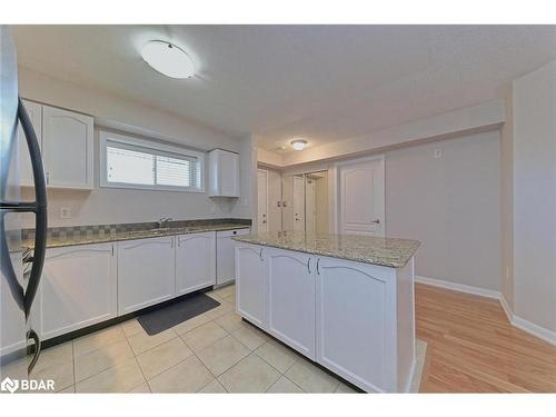 219-60 Mulligan Lane, Wasaga Beach, ON - Indoor Photo Showing Kitchen With Double Sink
