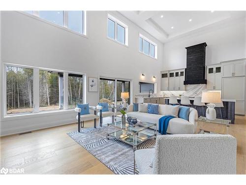 8 Clydesdale Court, Oro-Medonte, ON - Indoor Photo Showing Living Room