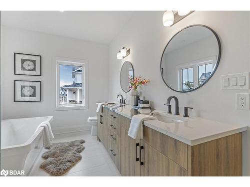 8 Clydesdale Court, Oro-Medonte, ON - Indoor Photo Showing Bathroom