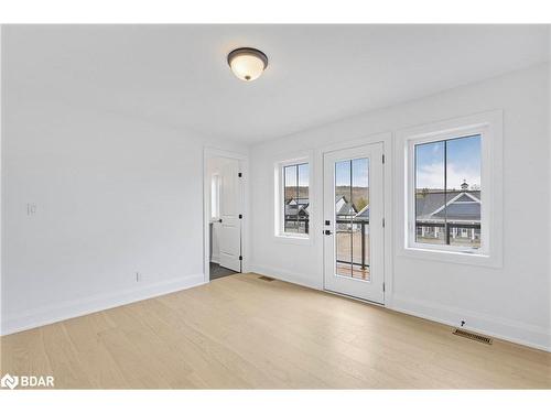 8 Clydesdale Court, Oro-Medonte, ON - Indoor Photo Showing Other Room