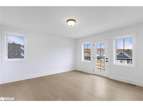 8 Clydesdale Court, Oro-Medonte, ON - Indoor Photo Showing Other Room