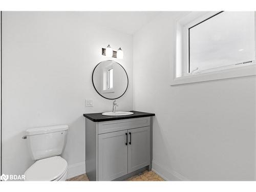 8 Clydesdale Court, Oro-Medonte, ON - Indoor Photo Showing Bathroom