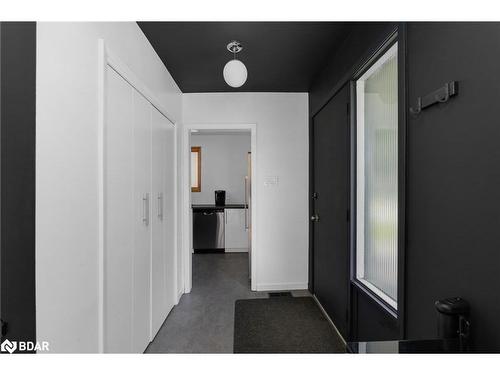 390 Crescent Drive, Gravenhurst, ON - Indoor Photo Showing Other Room