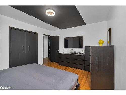 390 Crescent Drive, Gravenhurst, ON - Indoor Photo Showing Bedroom