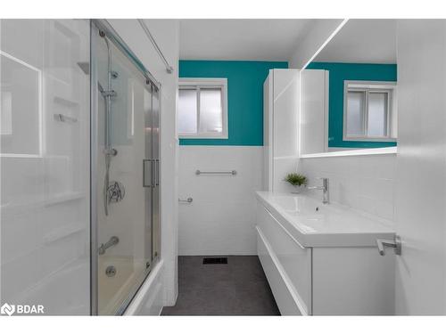 390 Crescent Drive, Gravenhurst, ON - Indoor Photo Showing Bathroom