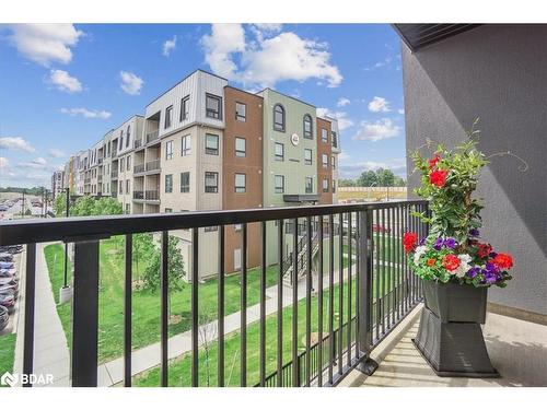 213-4 Spice Way, Barrie, ON - Outdoor With Balcony