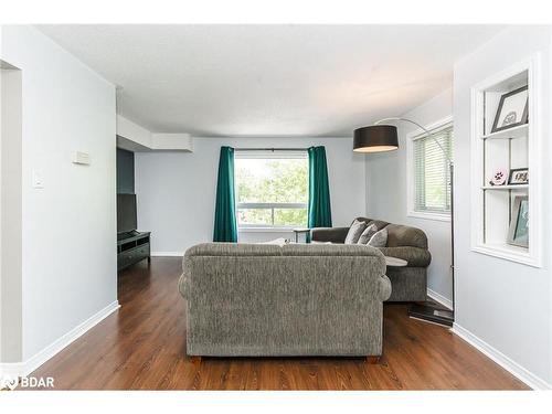 65 Dancy Drive, Orillia, ON - Indoor Photo Showing Living Room