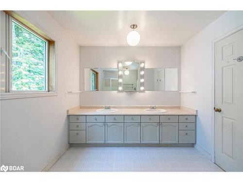 474 Big Bay Point Road, Innisfil, ON - Indoor Photo Showing Bathroom