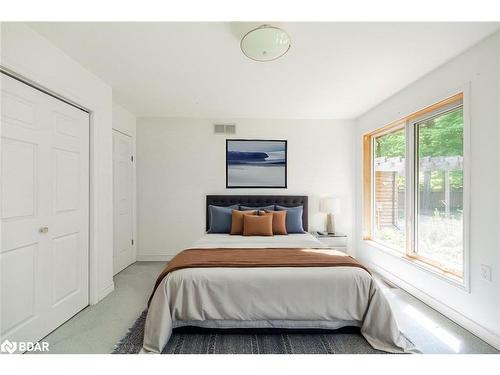 474 Big Bay Point Road, Innisfil, ON - Indoor Photo Showing Bedroom
