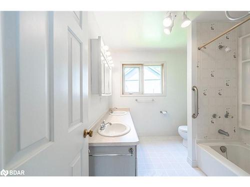 474 Big Bay Point Road, Innisfil, ON - Indoor Photo Showing Bathroom