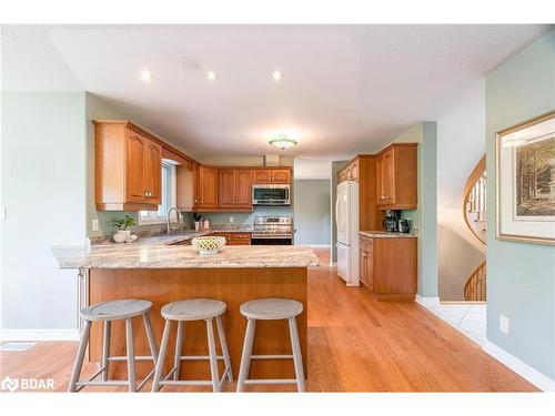 2320 7Th Line, Innisfil, ON - Indoor Photo Showing Kitchen