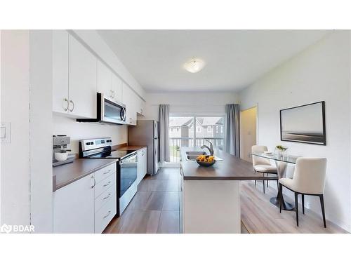 87 Sandhill Crane Drive, Wasaga Beach, ON - Indoor Photo Showing Kitchen