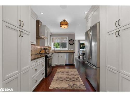 11 Frontier Avenue, Orillia, ON - Indoor Photo Showing Kitchen With Upgraded Kitchen