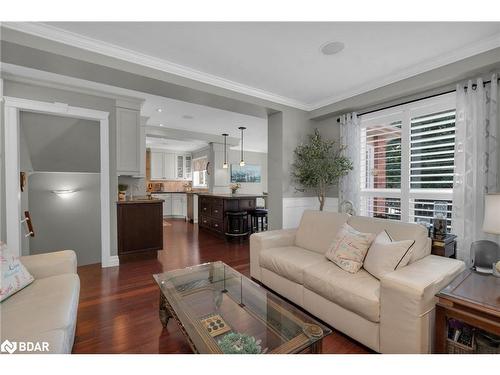 11 Frontier Avenue, Orillia, ON - Indoor Photo Showing Living Room