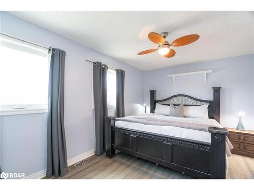 33 Donald Crescent, Wasaga Beach, ON - Indoor Photo Showing Bedroom