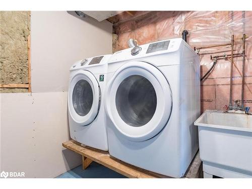 33 Donald Crescent, Wasaga Beach, ON - Indoor Photo Showing Laundry Room