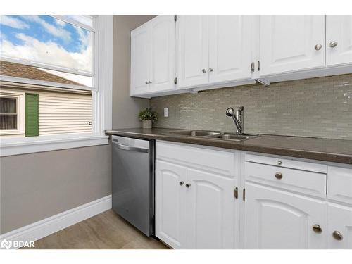 748 5Th Street E, Owen Sound, ON - Indoor Photo Showing Kitchen With Double Sink