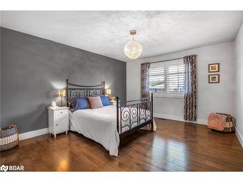 89 Melrose Avenue, Barrie, ON - Indoor Photo Showing Bedroom