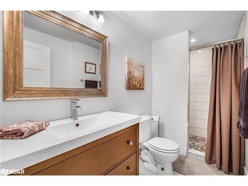 89 Melrose Avenue, Barrie, ON - Indoor Photo Showing Bathroom