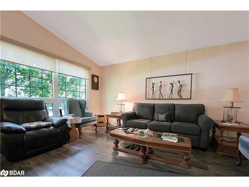 86 Clifton Street, Fenelon Falls, ON - Indoor Photo Showing Living Room