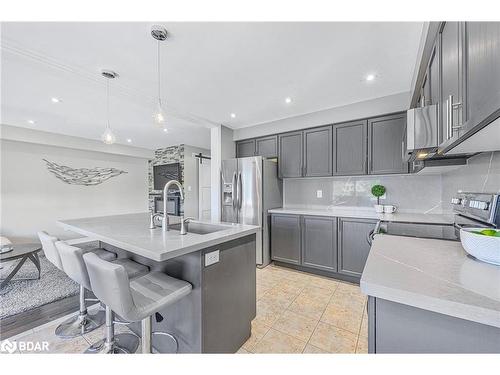 1208 Mary Lou Street, Innisfil, ON - Indoor Photo Showing Kitchen With Upgraded Kitchen