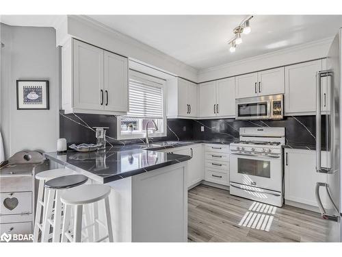 80 Grace Crescent, Barrie, ON - Indoor Photo Showing Kitchen