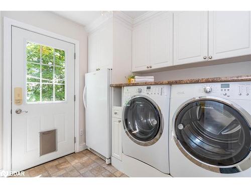 964 Corner Avenue, Innisfil, ON - Indoor Photo Showing Laundry Room