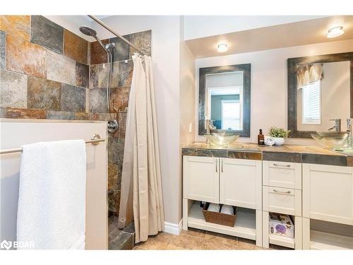 964 Corner Avenue, Innisfil, ON - Indoor Photo Showing Bathroom