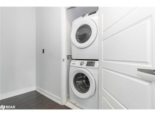 139-375 Sea Ray Avenue, Innisfil, ON - Indoor Photo Showing Laundry Room