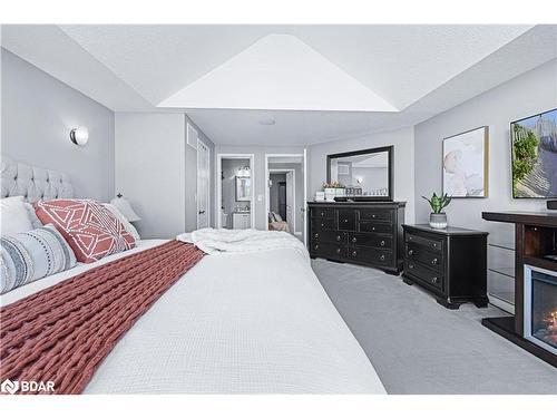 1119 Muriel Street, Innisfil, ON - Indoor Photo Showing Bedroom
