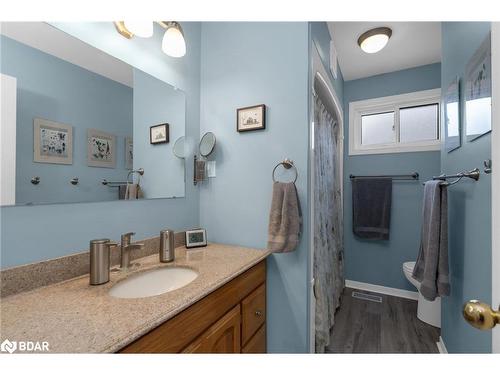 227 Rose Street, Barrie, ON - Indoor Photo Showing Bathroom