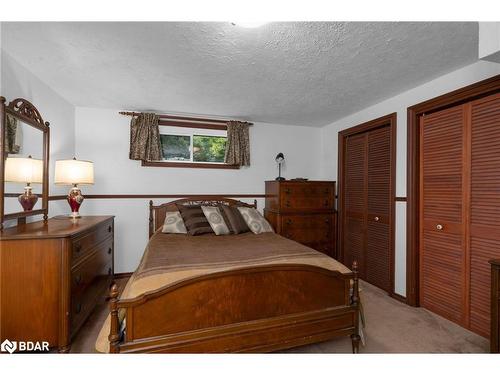 227 Rose Street, Barrie, ON - Indoor Photo Showing Bedroom