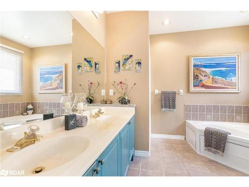 443 Aberdeen Boulevard, Midland, ON - Indoor Photo Showing Bathroom