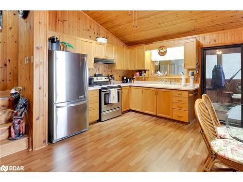 344 Loon Road, Georgina Island, ON - Indoor Photo Showing Kitchen